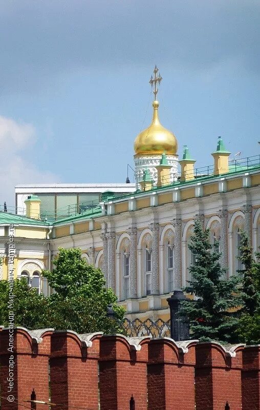 Церковь богородицы на сенях. Церковь Рождества Богородицы на сенях Московского Кремля. Храм Рождества Богородицы в Московском Кремле. Церковь Рождества Богородицы в Московском Кремле 1393 г.. Москва Церковь Лазаря и Рождества Богородицы на сенях.