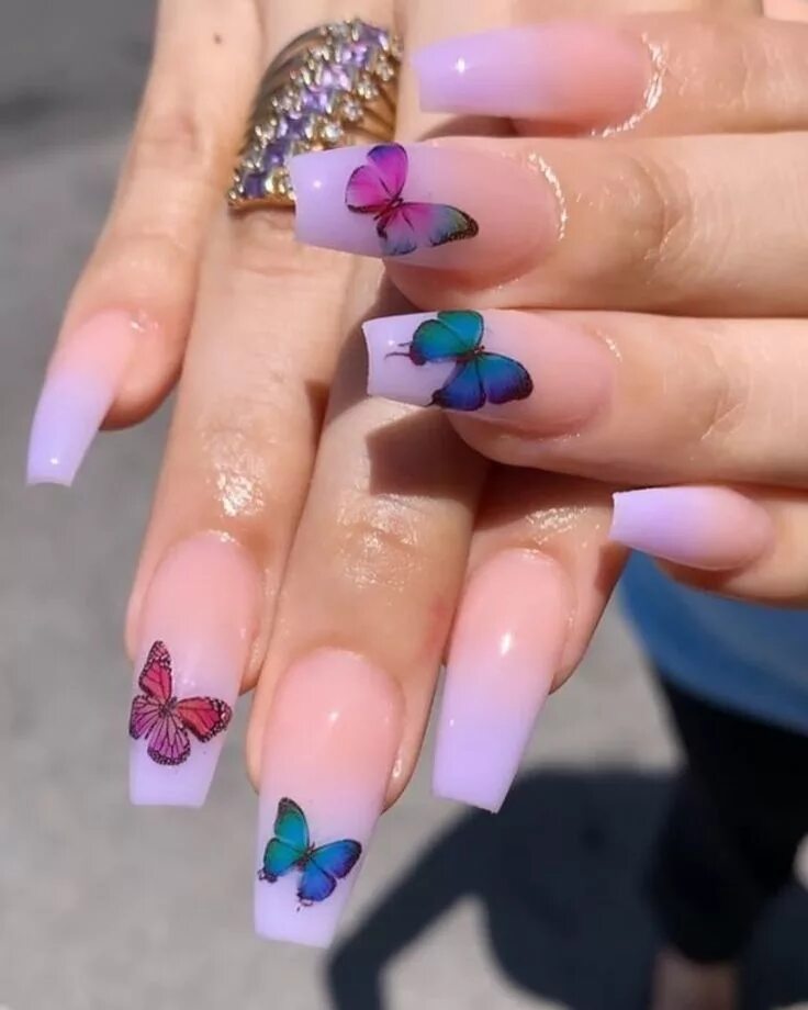Half Moon Manicure: che cos'è e come si fa - Beautydea