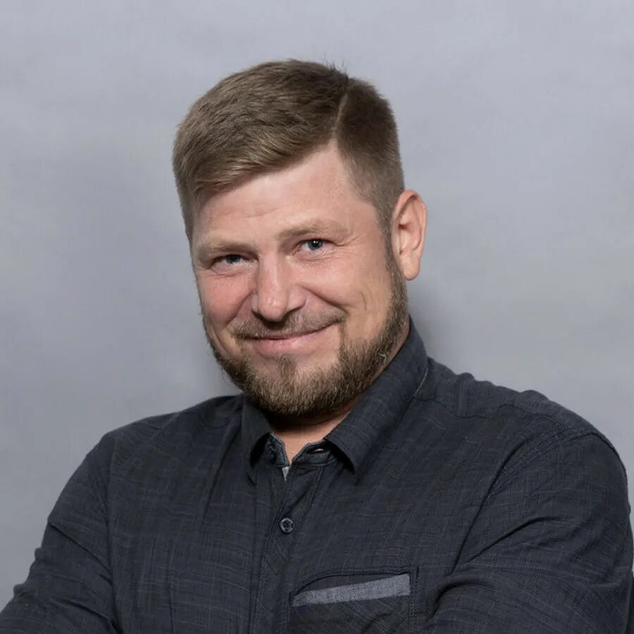 Роман никкель победитель шоу последний герой. Последний герой сезоны сезон 7. Финалисты последнего героя 2023. Победитель последнего героя роман никкель. Вячеслав дорофеев звезды в африке.