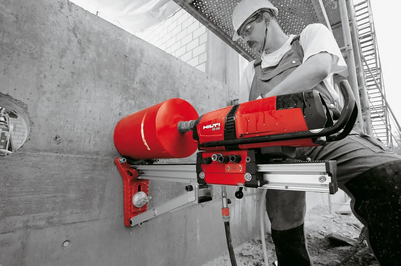 Пробурить отверстие в стене. Алмазное бурение Hilti. Хилти dd350. Hilti 350 алмазное бурение. Hilti DD 350.