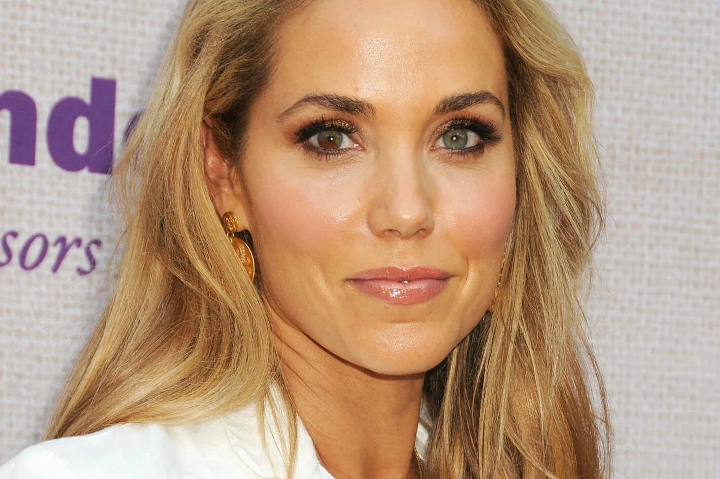 Элизабет беркли фото. Elizabeth berkley. Элизабет беркли 2020. Элизабет беркли сейчас. Elizabeth berkley.