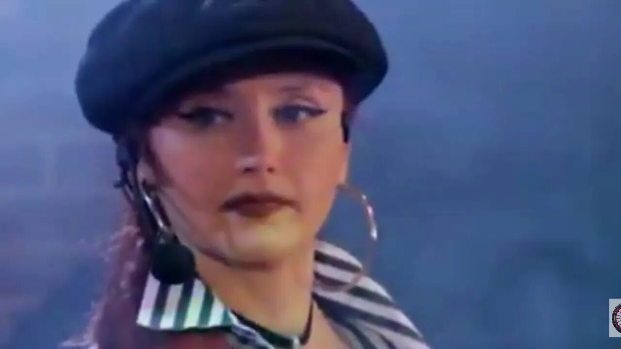Полетят мотыльки над тайгой слушать. Группа воровайки. воровайки мотыльки. солистки вороваек мотыльки фото.