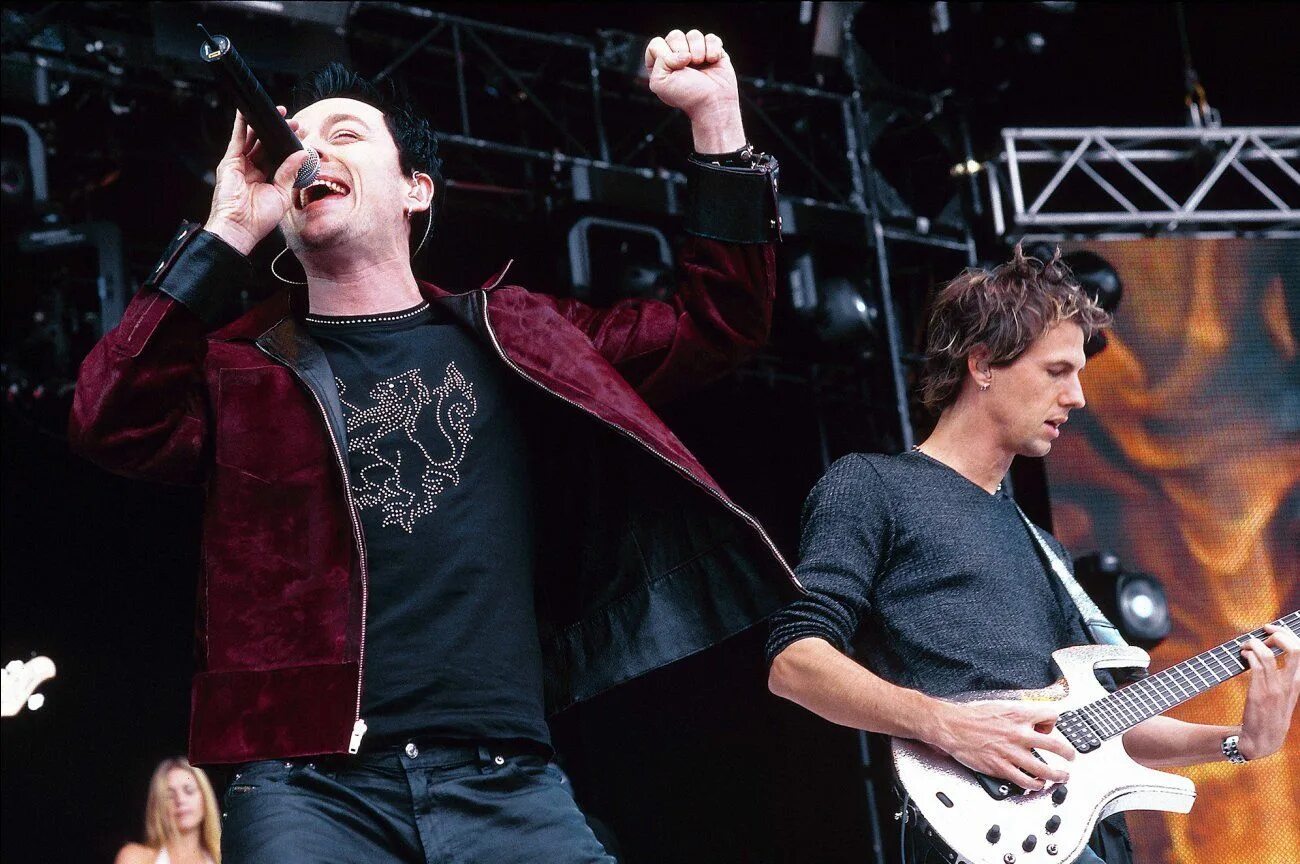 Севедж гарден слушать. Группа savage garden. Savage garden солист. Дэниел джонс savage garden. Группа savage garden 1997.