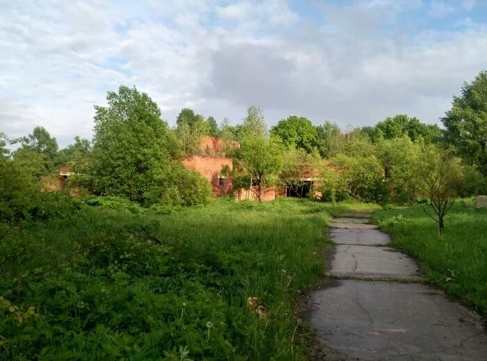 Зодиак наро-фоминск атепцево. Атепцево. Население атепцево человек. Школа атепцево фото. Очистка берегов рек.