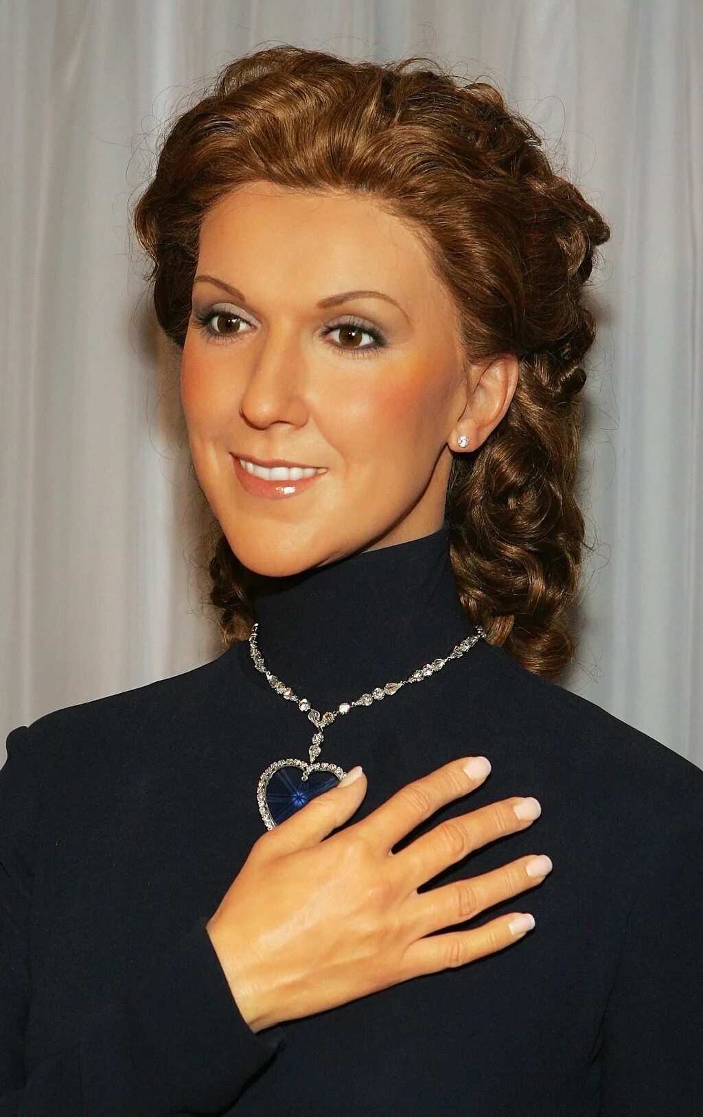Селин дион в колье сердце океана. Celine dion my heart will go on. Селин дион сердце. Селин дион сердце. Селин дион сердце.