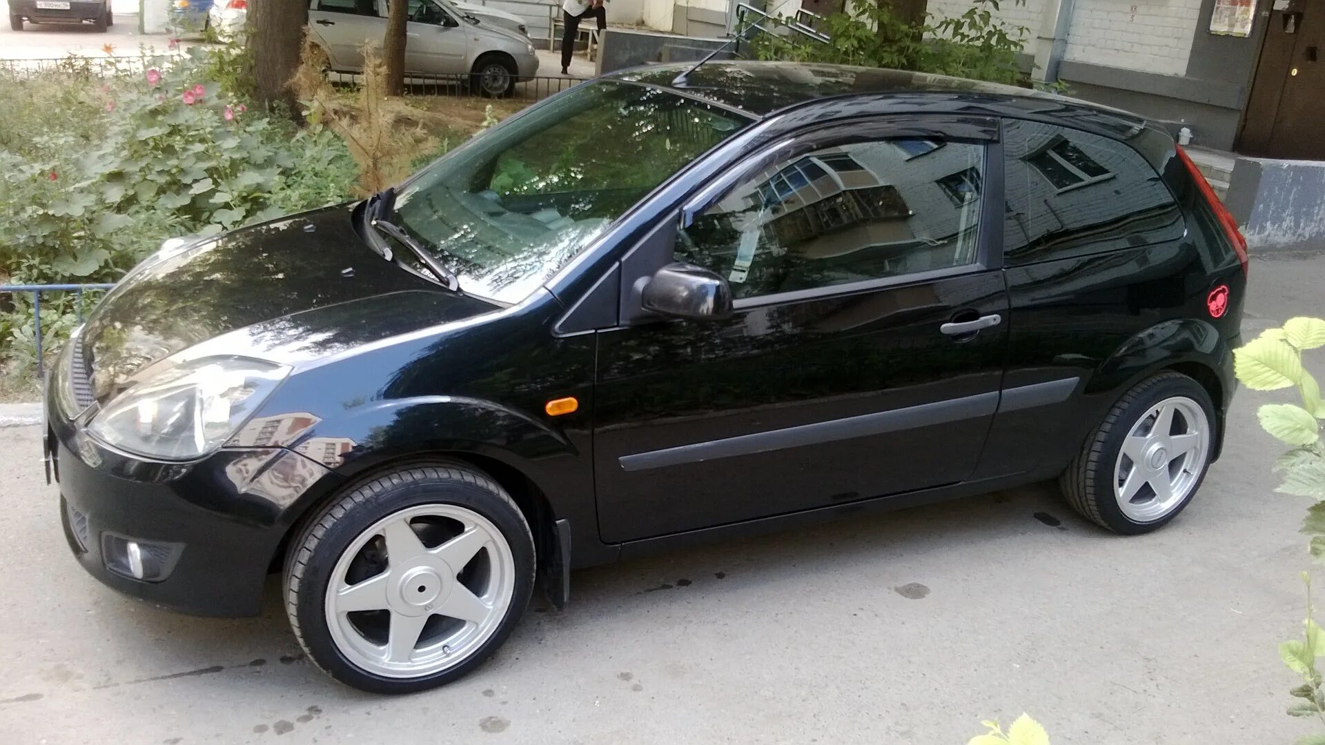 Ford escape разболтовка. Ford fiesta r16. Ford fiesta mk5 диски. Диски форд фиеста мк 5 r 16. Ford fiesta mk6.