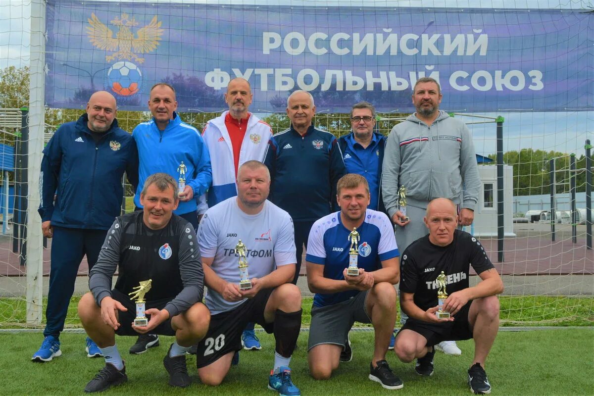 Ветераны 50+ футбол. Воронежский футбол ветераны 40. Мини-футбол ветераны 50+. Воронежский футбол ветераны 40. Ветеранская лига по футболу волжский.