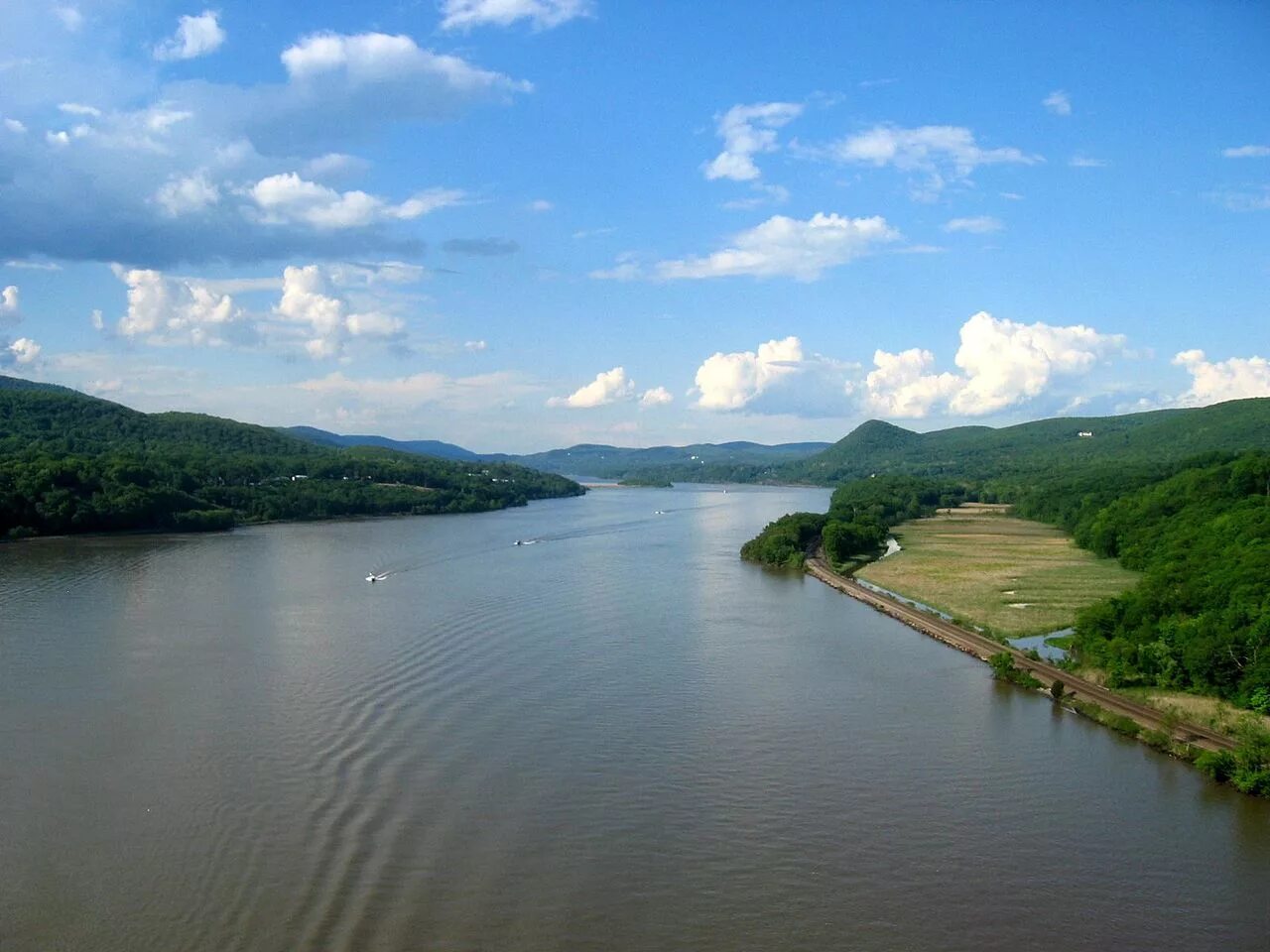 Питание реки огайо. Долина Гудзона Нью-Йорк. Река Гудзон в Нью-Йорке. GOODZONE река. Гудзон (река) реки штата Нью-Йорк.