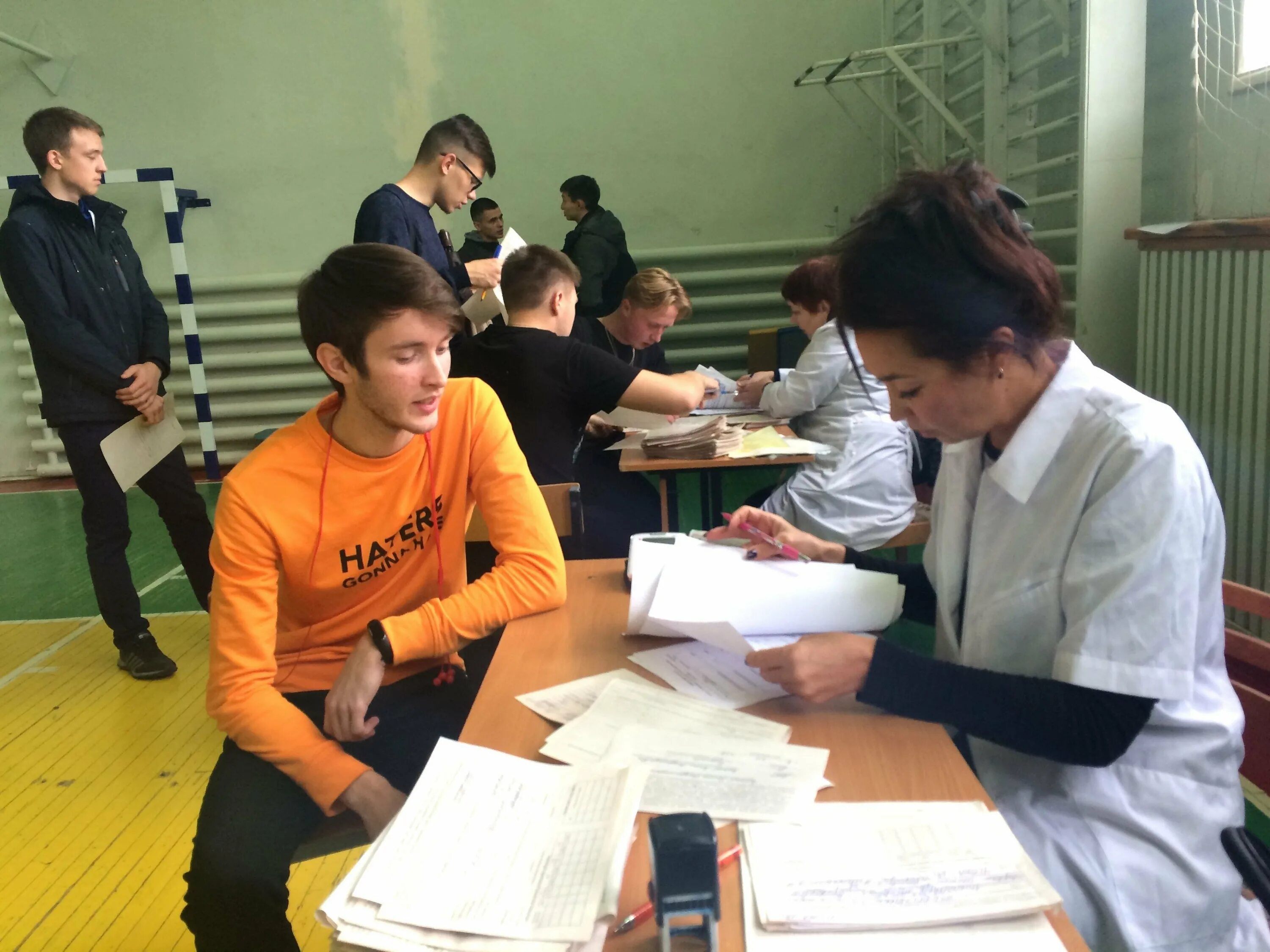 В какой колледж идти на психолога. Психология техникум. Студенты колледжа. Зачетка студента. В какой колледж идти на психолога.