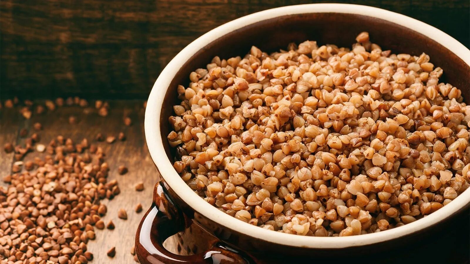 Сырая гречневая крупа. Гречиха гречневая крупа. Гречневая каша. Гречневая каша каша. Гречневая.
