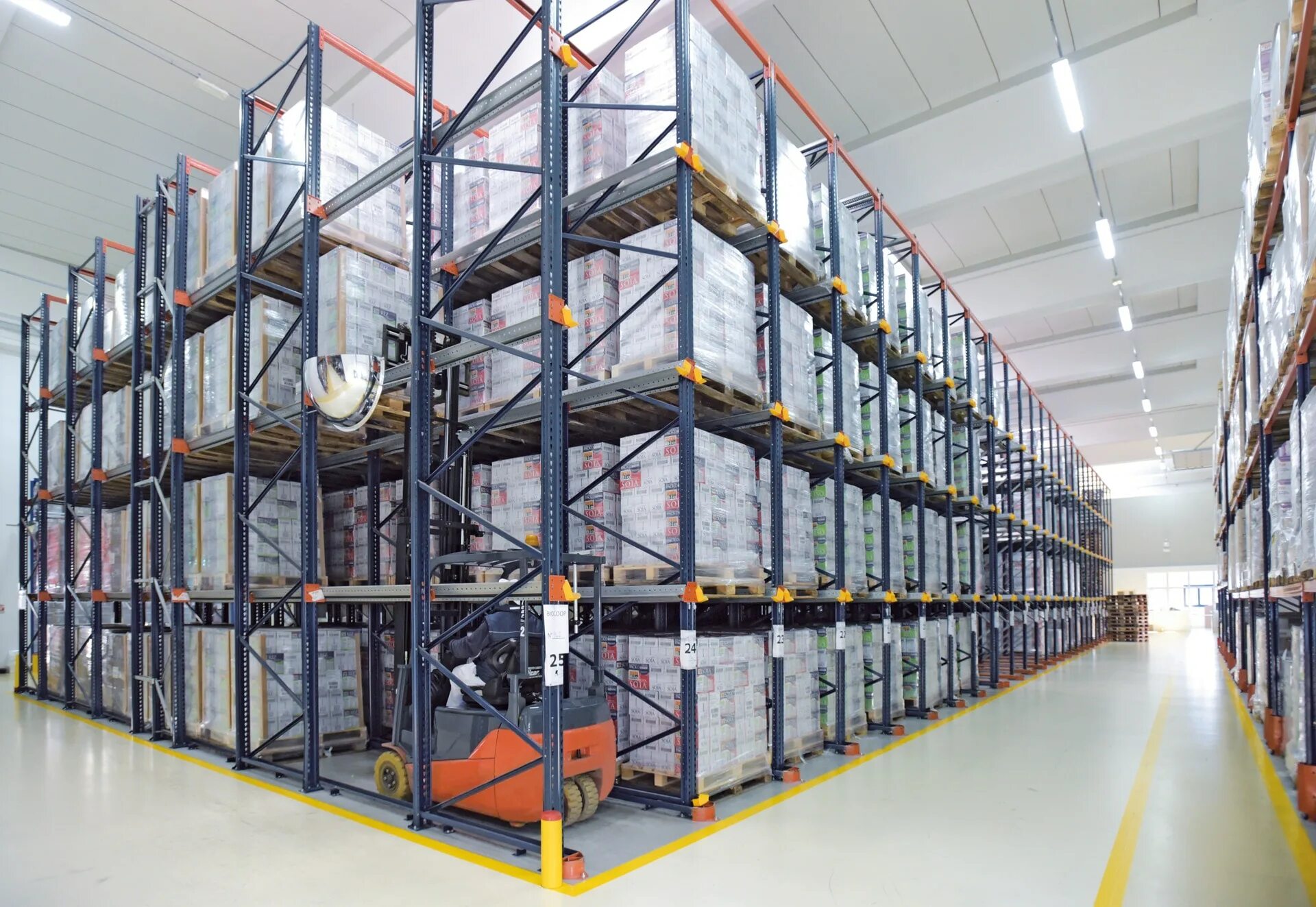 Install from storage. Storage склады. cold storage. склады сохранения. glt склад.