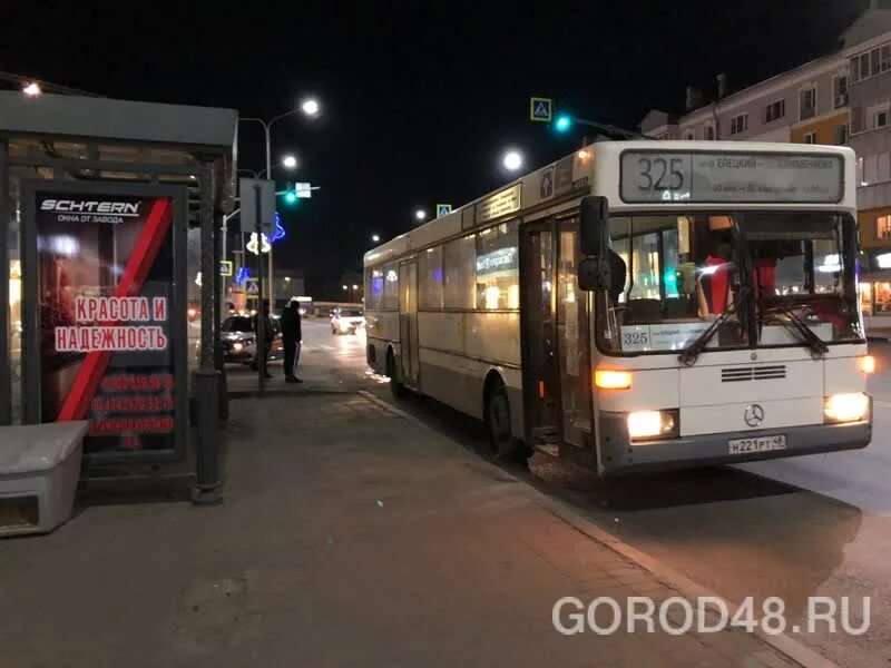 Маршрут мерседес 325 липецк. Автобус 325 липецк нефаз. 325 автобус липецк остановки. 325 автобус липецк остановки. Автобус 325 липецк н 165 нр 48.