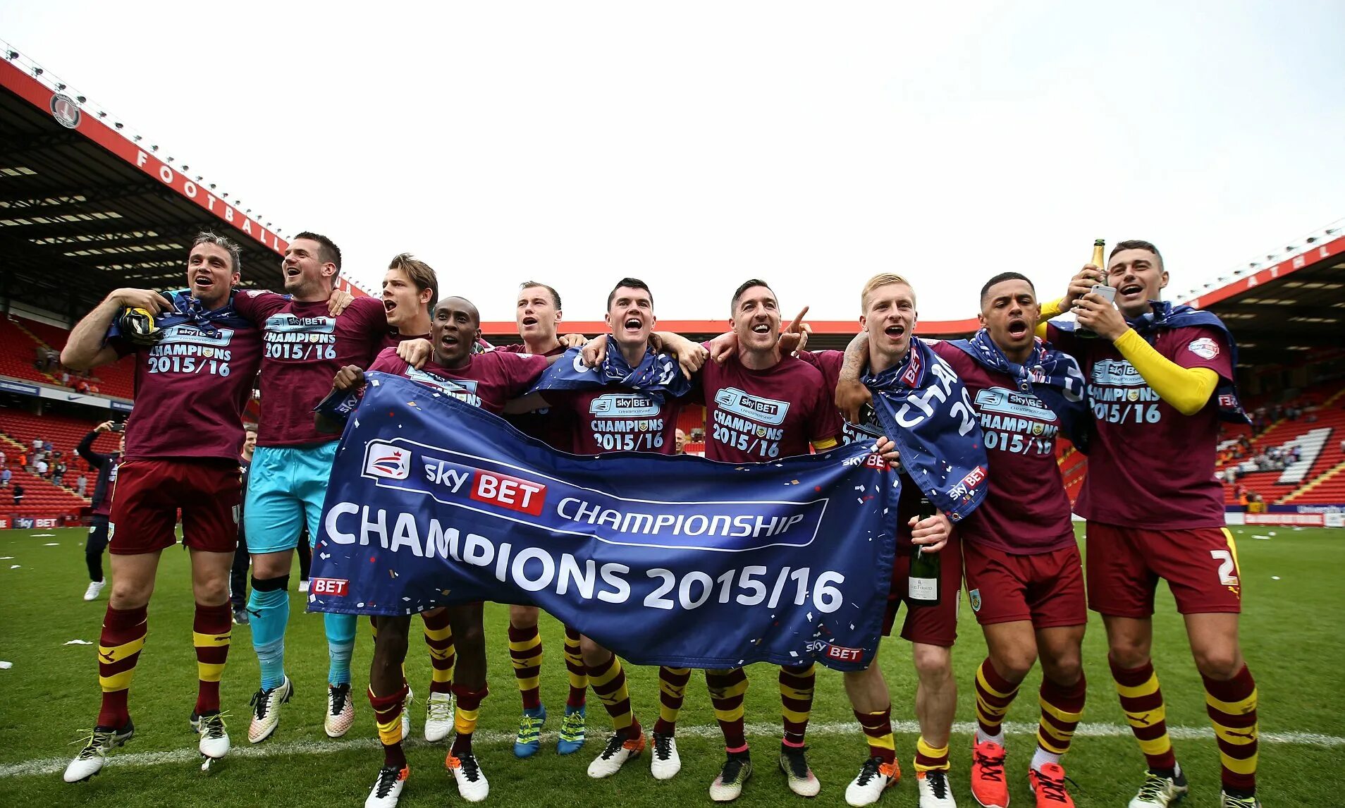 Burnley FC. Чемпионшип Англии. Чемпионшип Англии – Бернли. Чемпионшип Англии Кубок. Футбол чемпионшип результаты