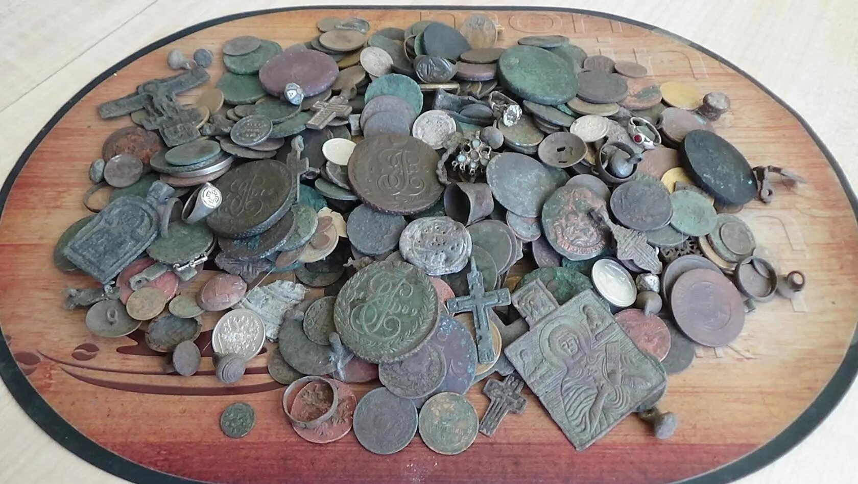 Старинные монеты. Находки монет. Монетный клад. Находки кладоискателей.