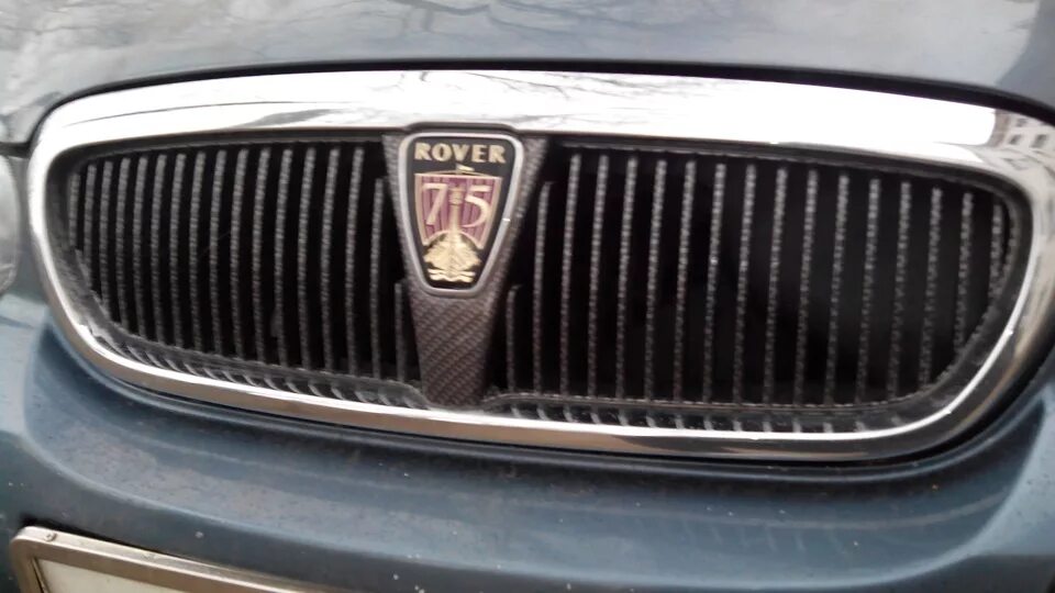 Купить в новосибирске решетку радиатора. Решетка радиатора Rover 75. Решетка на Rover 75. Ровер 75 с черной решеткой. Ровер 75 с черной решеткой радиатора.