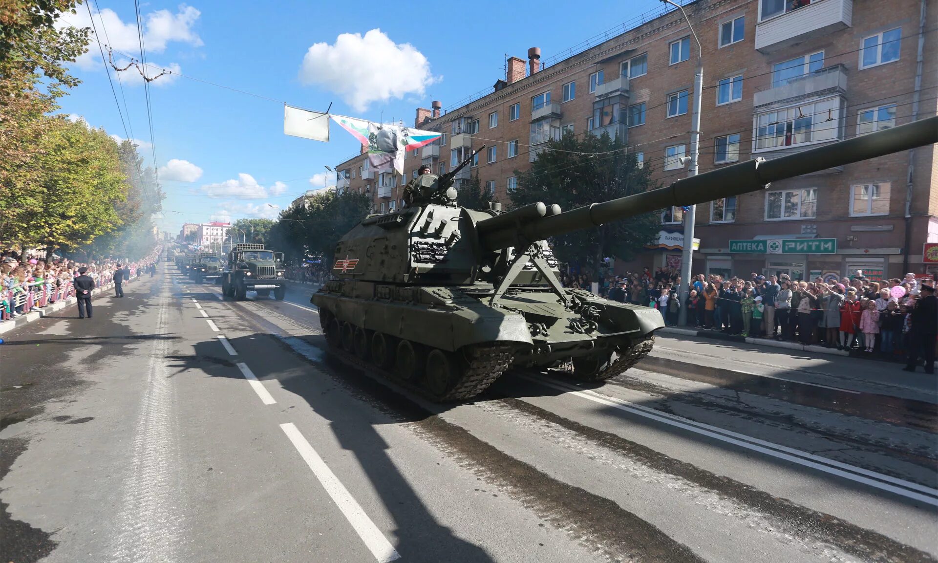 газовые магазины бежица. техника брянск. улица новозыбковская брянск фокинский район. военная техника на московском брянск. чтз т-180.