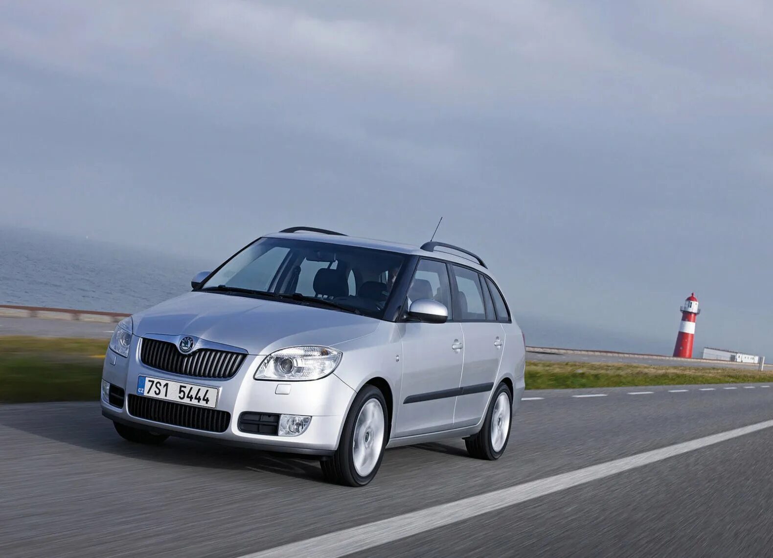 Skoda Fabia 2008 универсал. Skoda Fabia 5j. Шкода Фабия универсал 2008. Шкода Фабия 2008. Шкода универсал 2008