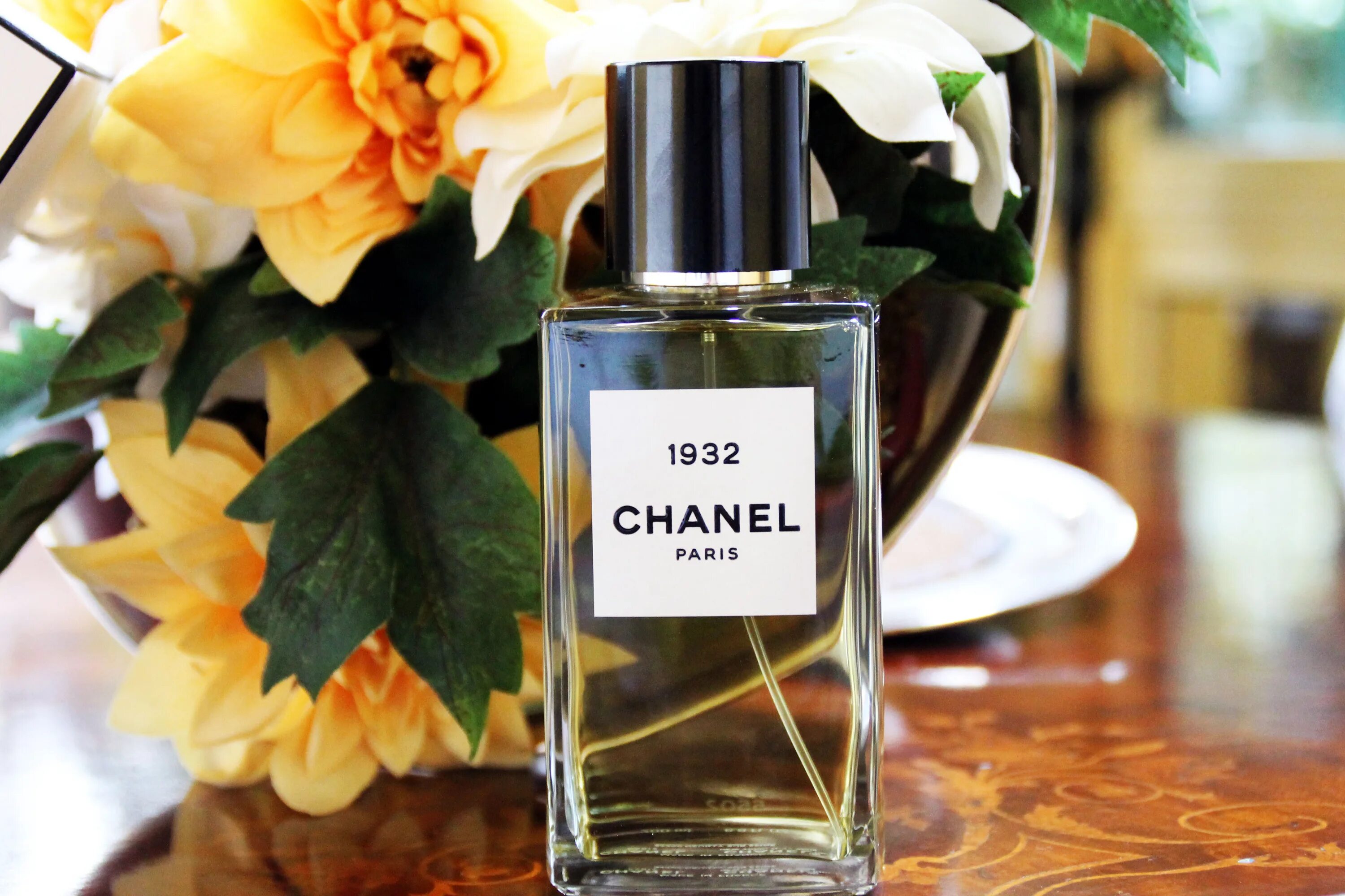Шанель париж деаувилле. Chanel coromandel edp 200ml. Deville chanel. Шанель биарриц духи. Шанель бутиковая коллекция духов.