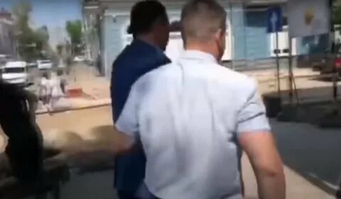 Чиновник сбегать