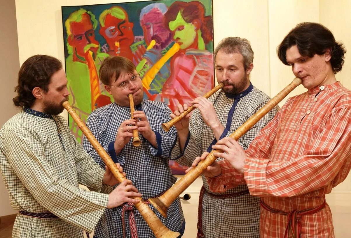 владимирский рожок музыкальный инструмент. рожечник на чем играет. владимирские рожки музыкальный инструмент. владимирский рожок. игра на рожке.