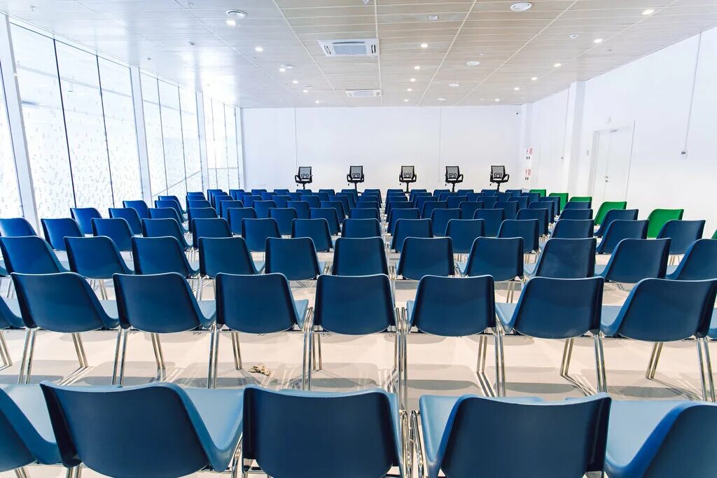 норд экспо зал. телескопические трибуны норд экспо. сцена норд экспо архангельск. папанина 25 архангельск норд экспо. норд экспо зал.