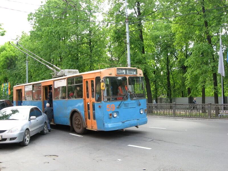 Где 2 троллейбус. Зиу 628. Миусский троллейбусный парк. 2 й троллейбусный парк москва. 2 троллейбусный парк москва.