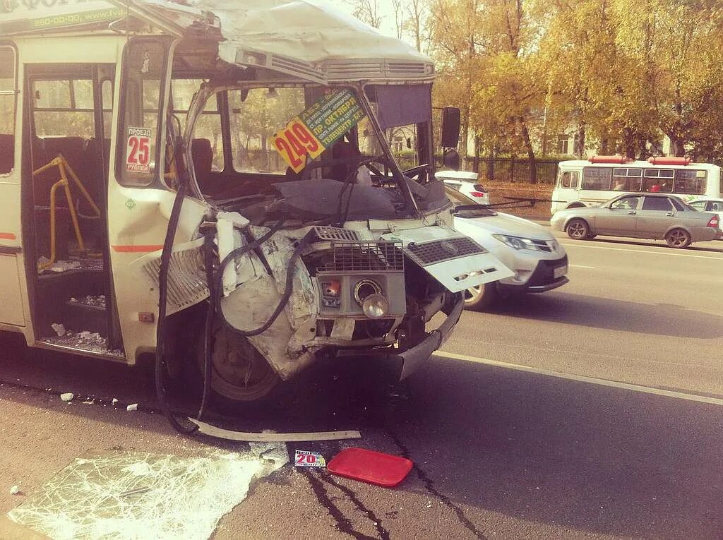 Уфа автобус протаранил. Пазик аварии