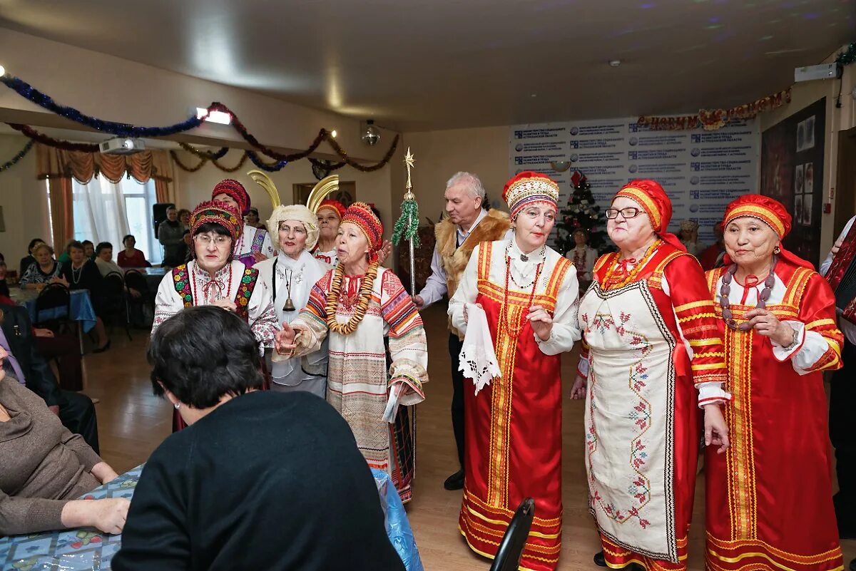Развлекательная программа рождественские посиделки. Рождественские посиделки. костюм на рождественские посиделки. наряд для рождественских посиделок в доме культуры. рождественские посиделки в сказкином доме.