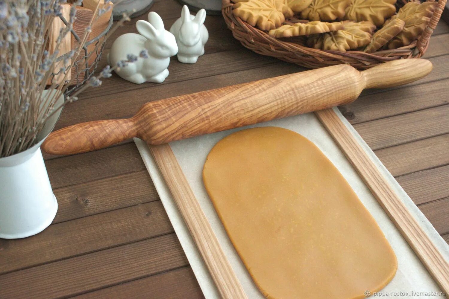 Скалка для теста деревянная. Палка для теста. Деревянные скалки для раскатки теста. Rolling pin with out pin. Скалка для теста.
