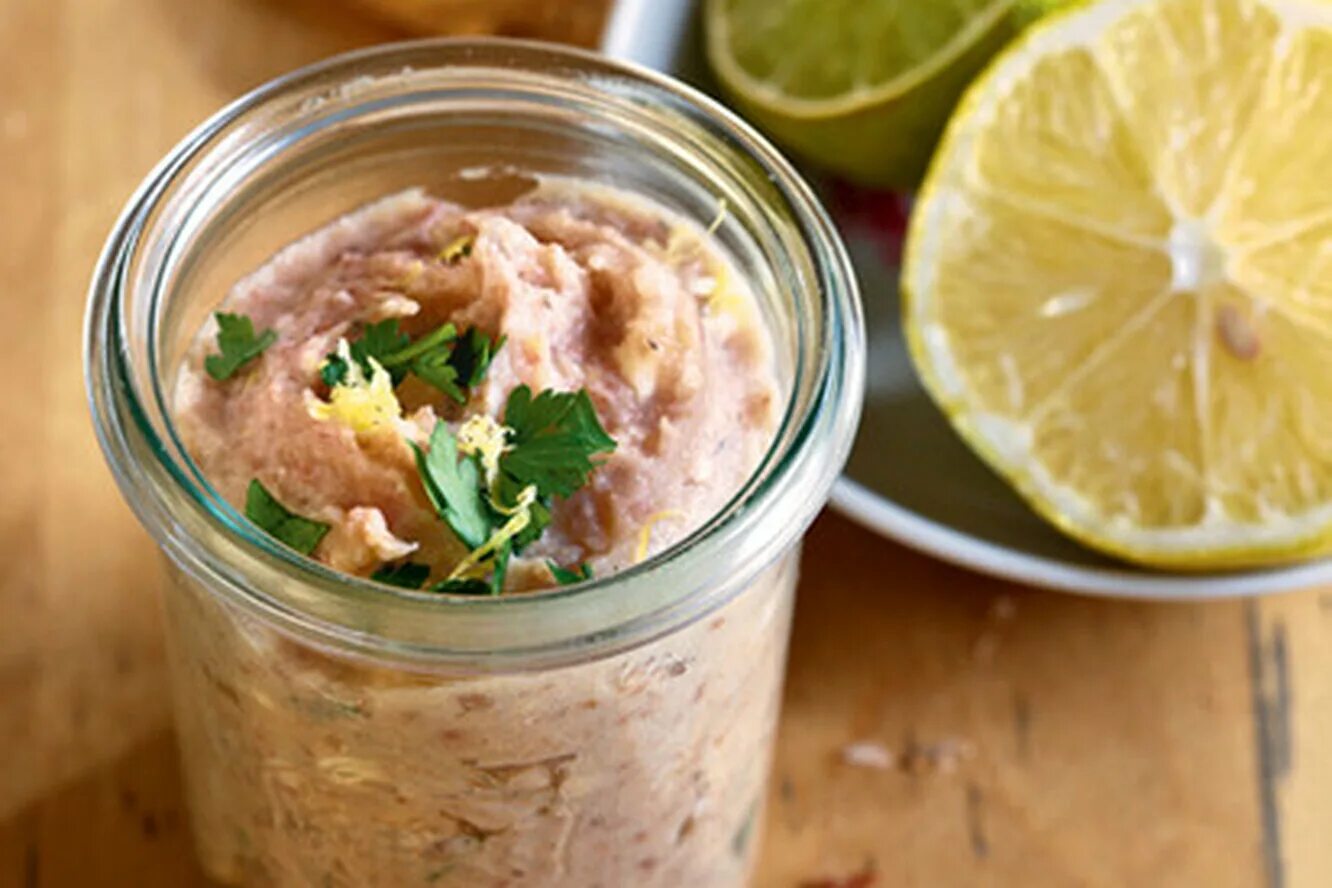 Паштет из куриной грудки в блендере. Домашние паштеты рецепты блендером. Паштет из печени. Куриный паштет из грудки. Паштет печеночный домашний из куриной печени.