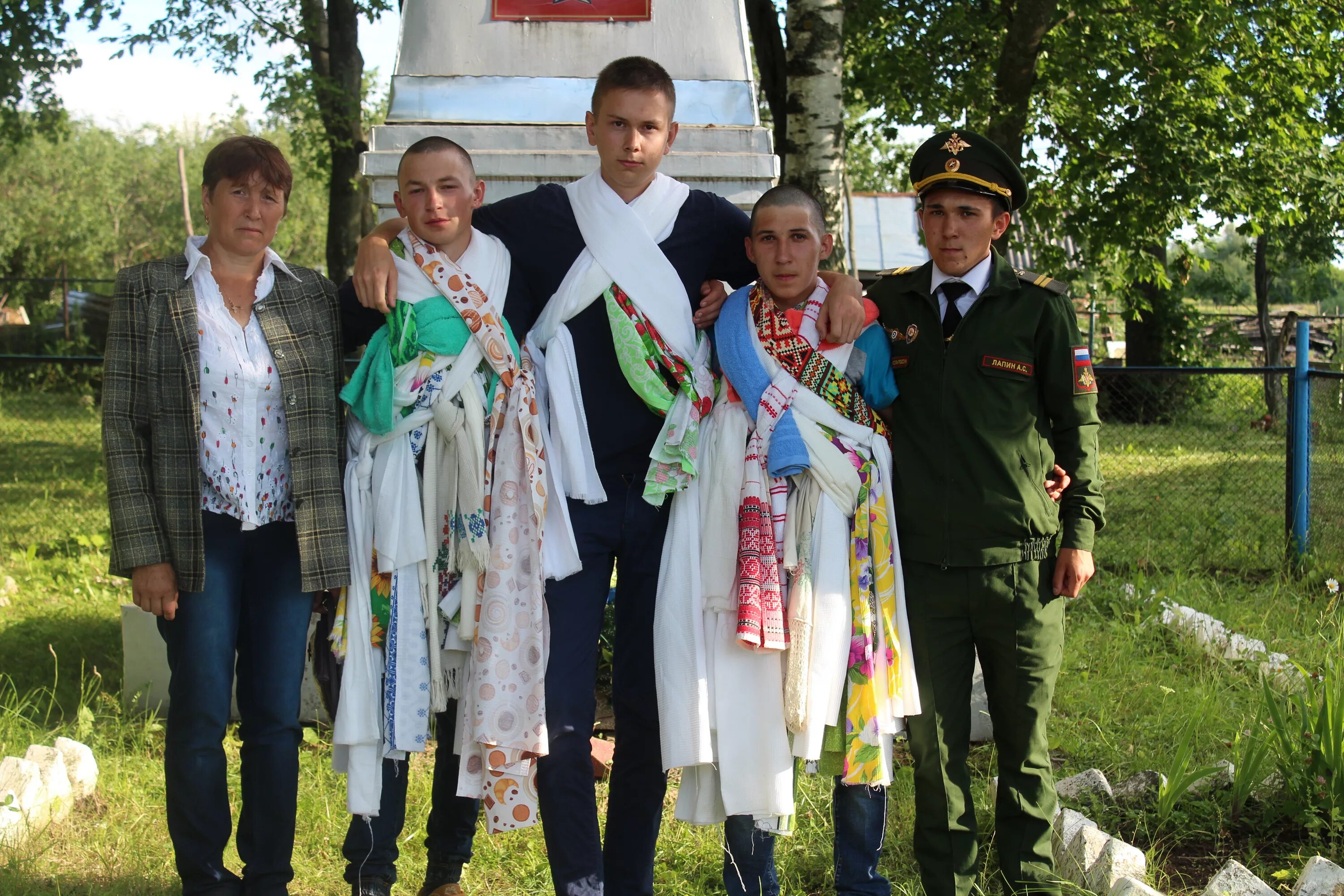 Призывник проводы. Проводы в армию. Проводы в армию в Чувашии. Чувашские проводы в армию в деревне. Проводы в армию в Чувашии традиции.