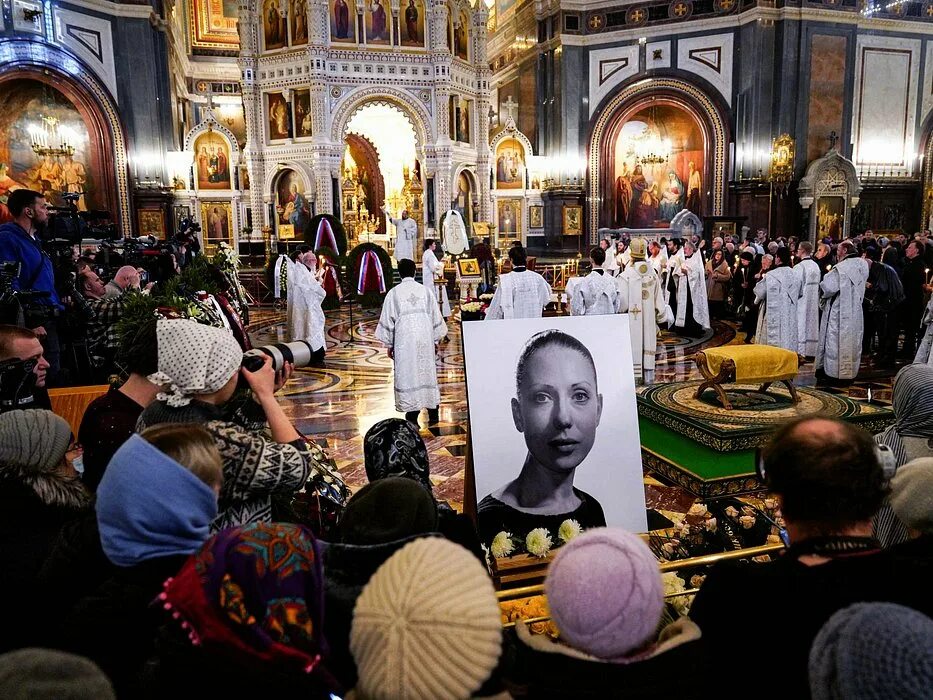 Отпевание в храме христа спасителя. Отпевание протоиерея димитрия смирнова храм христа спасителя. Кого отпевают в храме христа спасителя. Кого отпевают в храме христа спасителя. Отпевание в храме христа спасителя.
