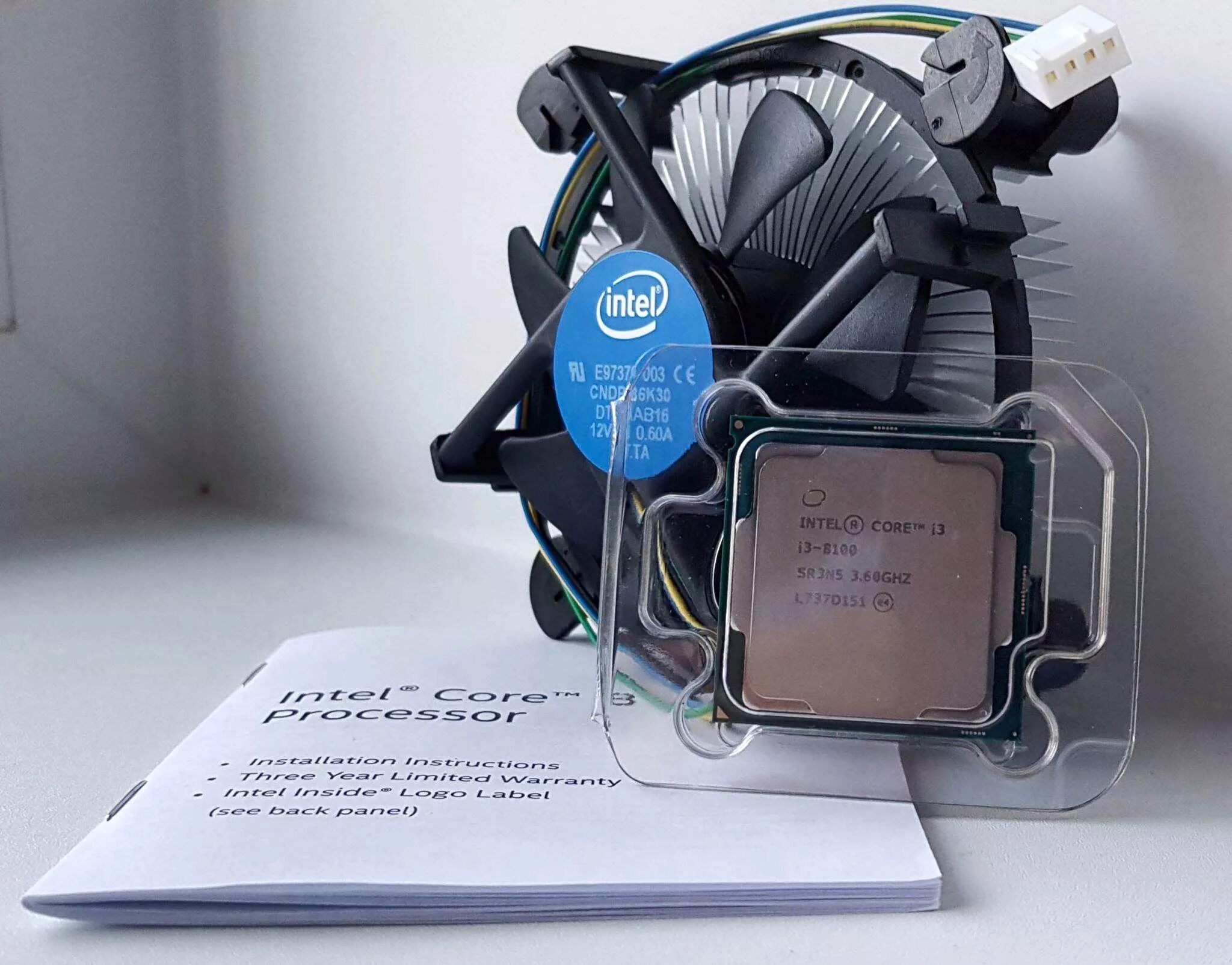 Intel core i3 3600 мгц. Процессор intel core i3-8100 box. i3 8100. intel core i3 8100 cpu. процессор intel core i3-8100 processor box упаковка.