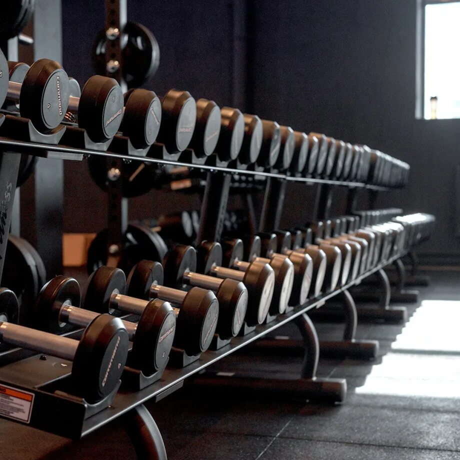 Фитнес клуб комета. Комета фит Блэк. Спортзал Комета фит. Комета фитнес Пражская. Фитнес клуб Комета Москва.