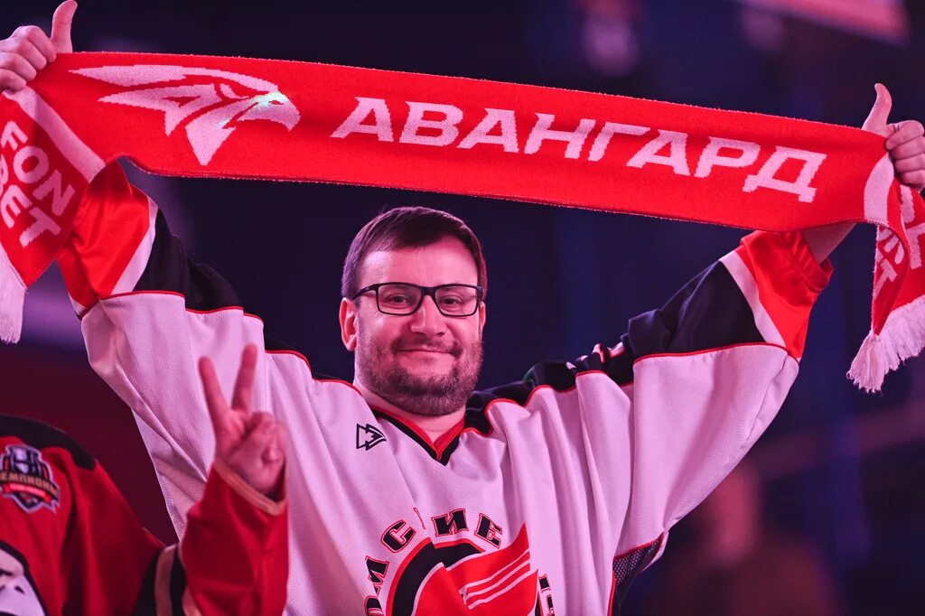 Авангард омск ярославль. Омский Авангард. Омский Авангард фанаты. Хк Авангард Омск. Хк Авангард фото 2023.