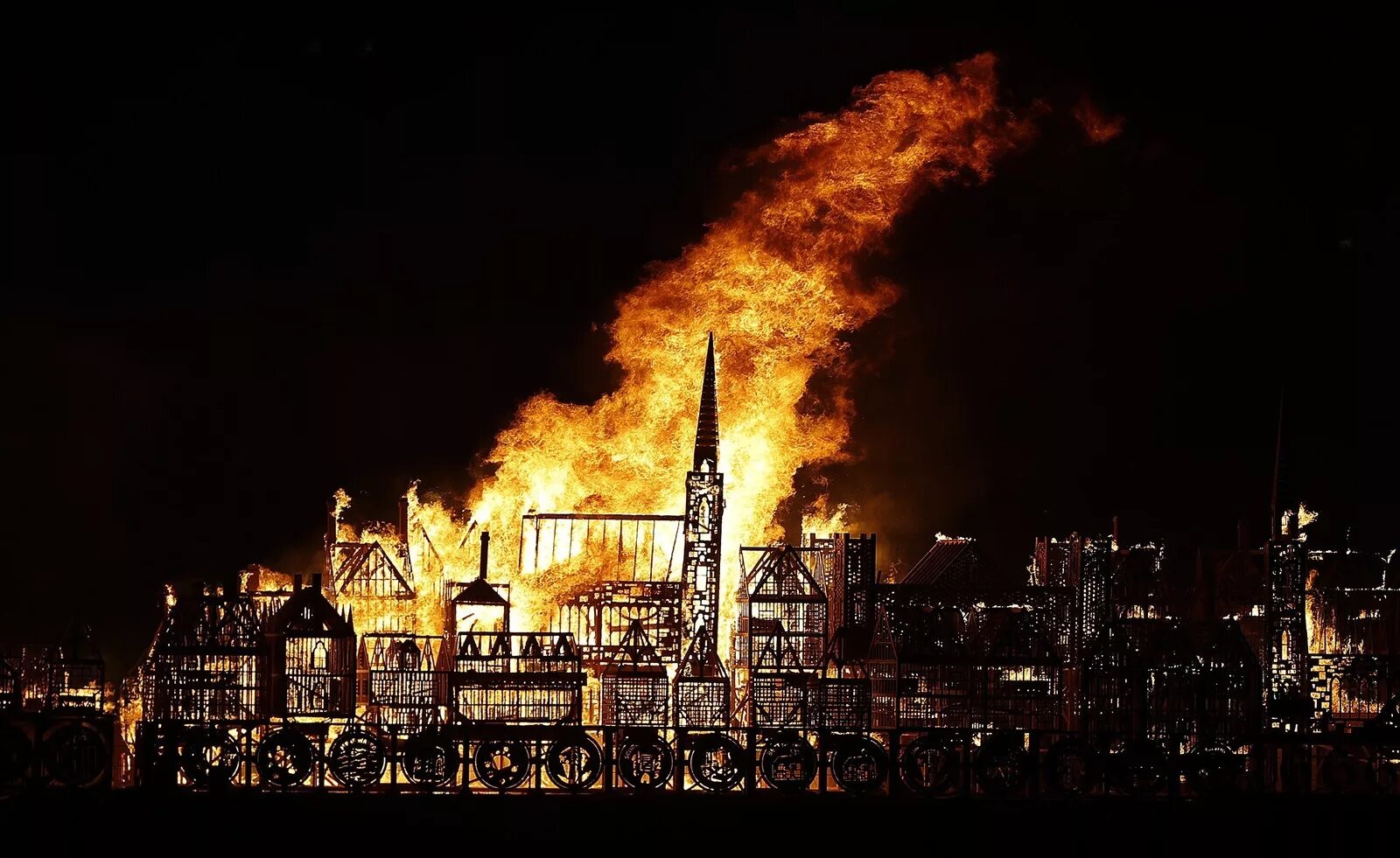 После великого пожара. Великий Лондонский пожар 1666. Лондон 1666 год. Пожар в Лондоне (1666 г.), Англия. Великий пожар в Лондоне.