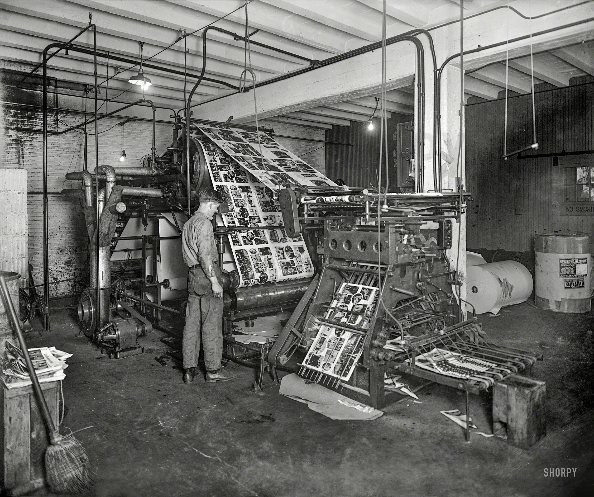 Печатный станок 20 век. Советский печатный станок. Старинный Типографский станок. Печатный станок начала 20 века.
