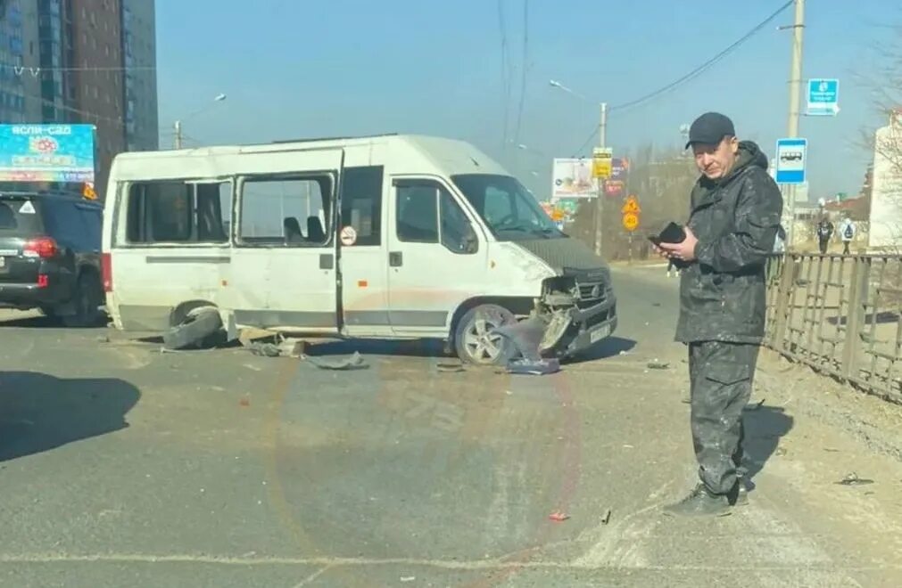 ДТП Владивосток 23 октября. Автобус столкнулся с машиной.