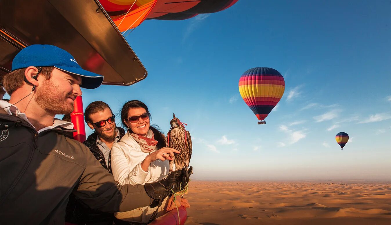 Hot Air Balloon Дубай. Селфи на воздушном шаре. Прогулка на воздушном шаре. Воздушный шар с людьми.