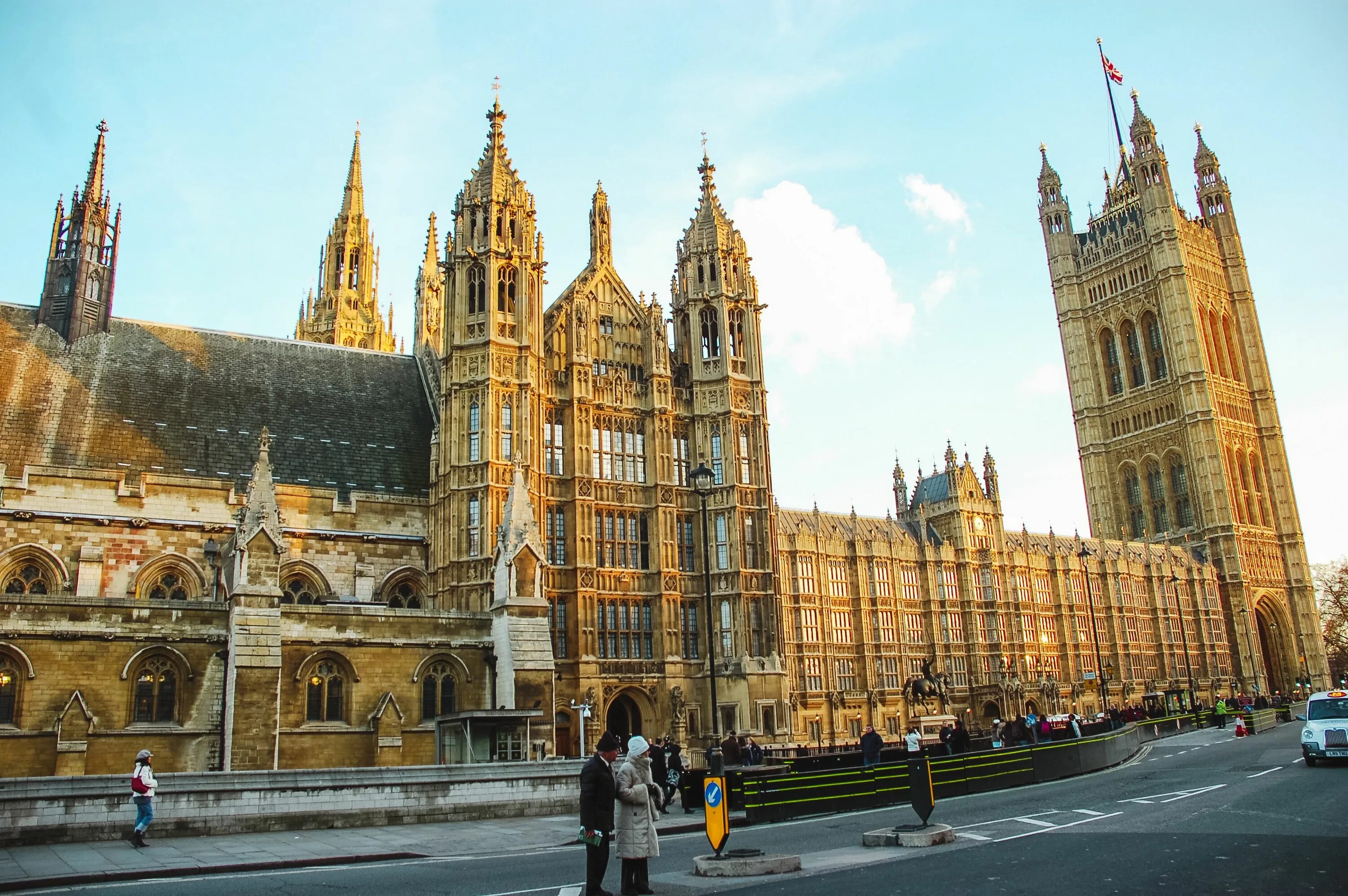 Здание парламента - Вестминстерский дворец. Вестминстер дворец Лондон. Парламент Великобритании. Вестминстерский дворец, Лондон. Вестминстерское аббатство парламент.