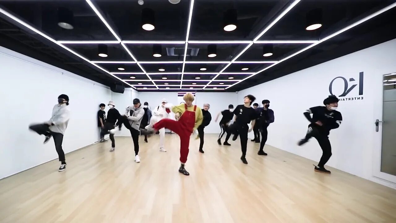 Танец зеркало. Antifragile участницы. Dance practice arena. X:in-who am i(dance practice mirrored. Ateez dance practice.