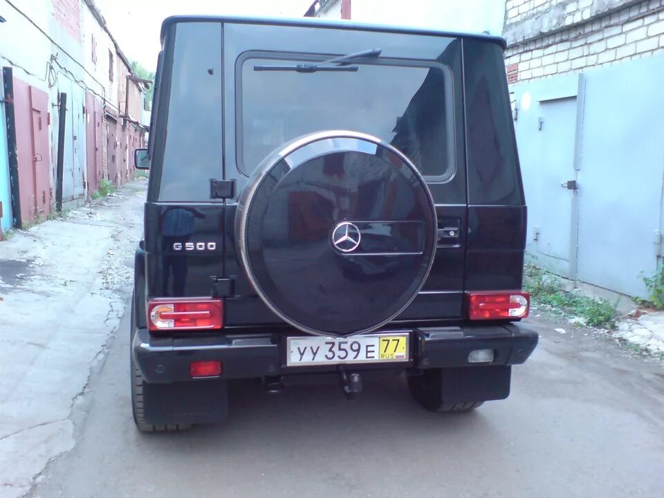 G class 63 amg без запаски. Mercedes g63 rear. Запаска гелика. Гелик запасное колесо. Крепление запаски гелендваген.