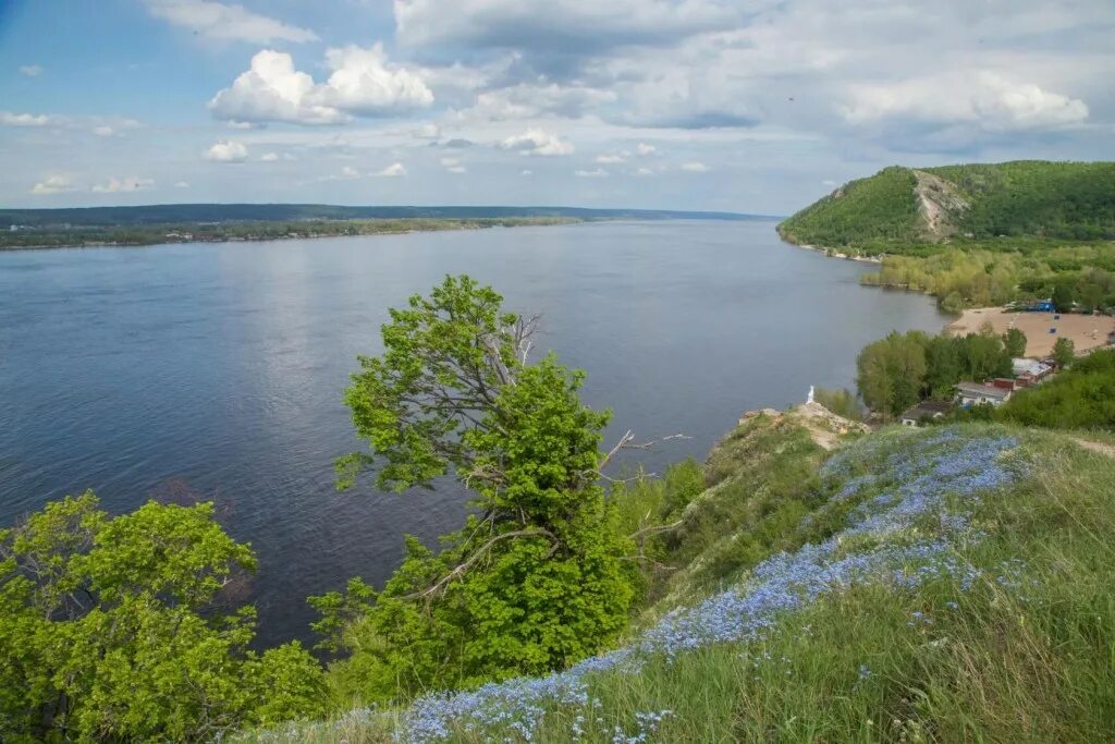 Студеный овраг Самара. Пляж в Студеном овраге Самара. Барбошина Поляна у Волги. Река Волга праздник.