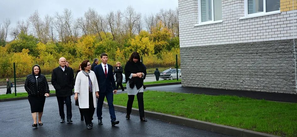 Директор школы 133 барнаул. Директор школы 133 красноярск. Директор школы 136 барнаул. Школа 133 футбол. Школа 133 красноярск.