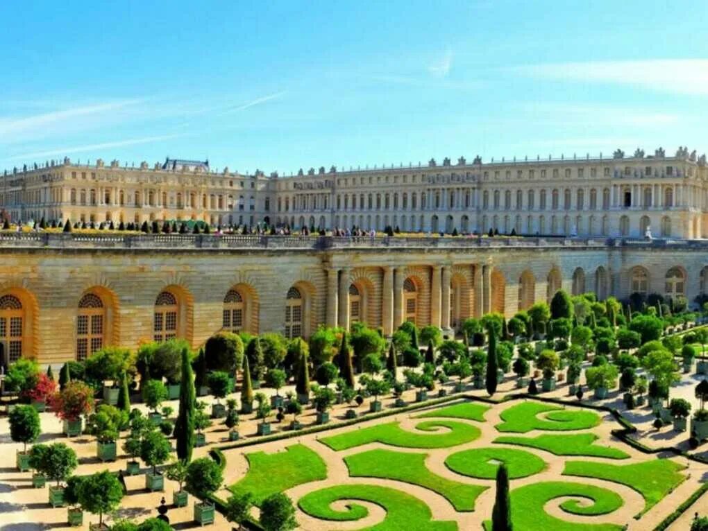 Версаль билеты. Версальский дворец дворцы Франции. Королевская резиденция Версаль. Версальский дворец в Париже короля. Версальский дворец Версаль внутри.