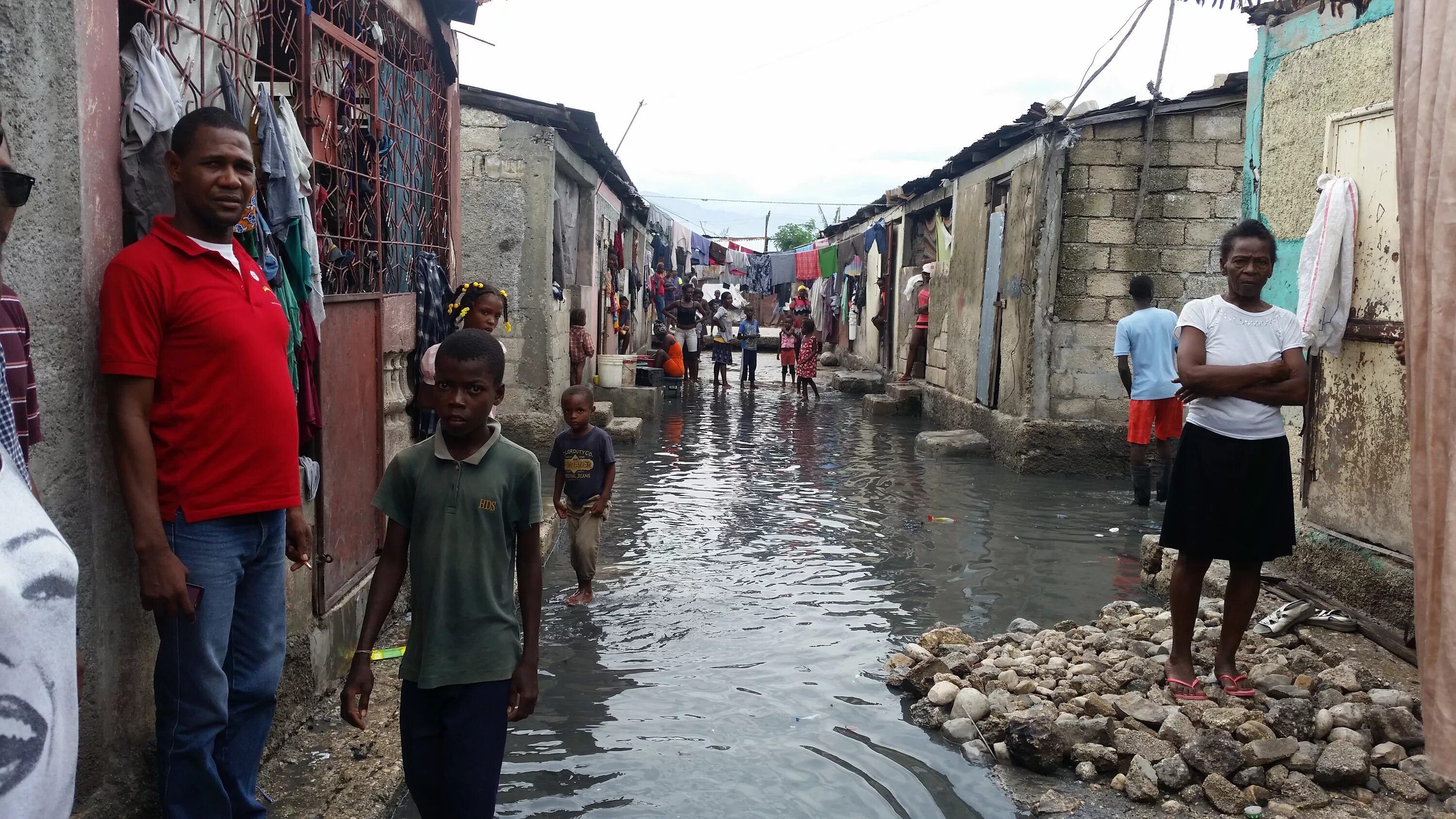 Особенности беднейших стран. Порт-о-Пренс Гаити трущобы. Республика Гаити трущобы. Гаити трущобы бедность.