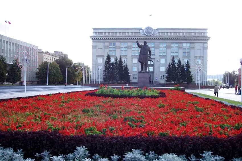 Купить в кемерово сегодня. Пролодь советов Кемерово. Площадь города Кемерово. Кемеровская площадь советов. Достопримечательности Кемерово площадь советов.