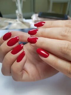 Однотонные красные ногти