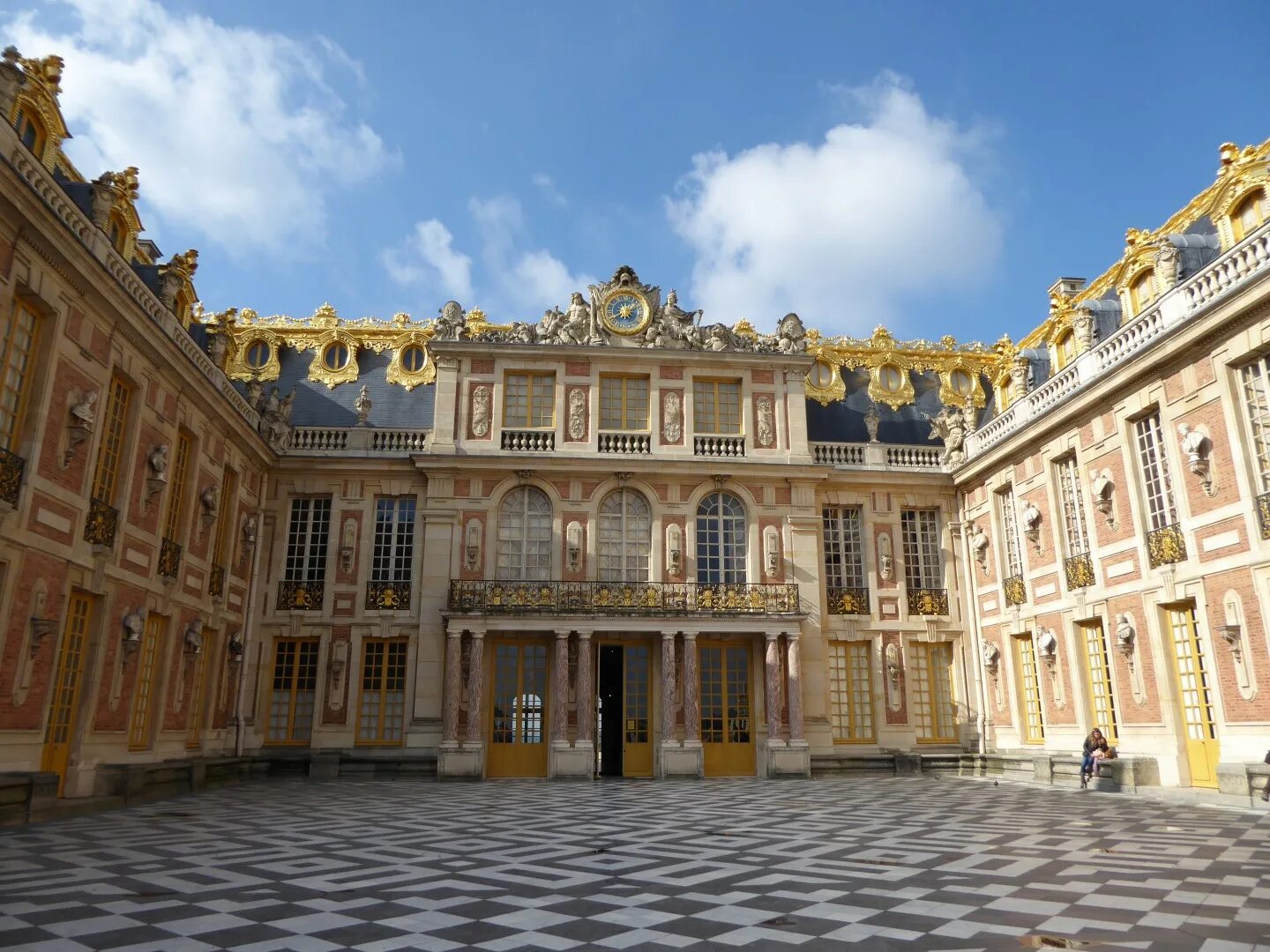 Версаль нанси. Версальский дворец классицизм. Классицизм архитектура Версальский дворец. Версаль Жемчужина французского классицизма. Версальский дворец в Париже.