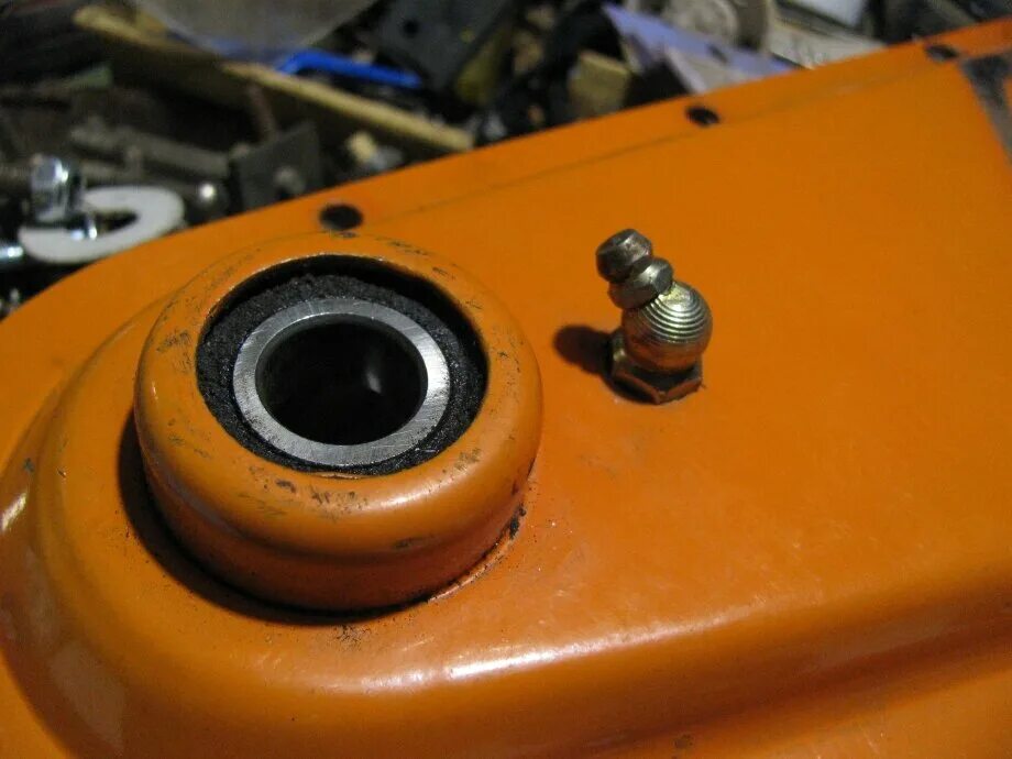 Масленка редуктора. Пресс масленка м6 чертеж. Масленка редуктора. Редуктор gav r-180. Patriot frl 180.